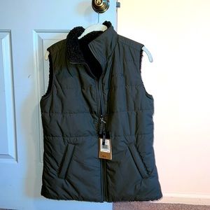 NWT NorthFace reversible vest
